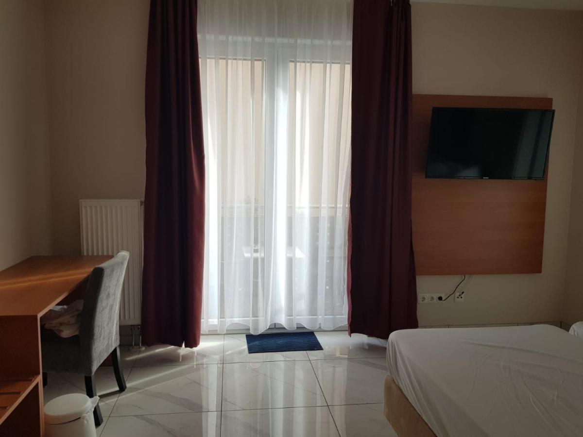 Hotel Emiliana Am Bahnhof Франкфурт-на-Майне Экстерьер фото