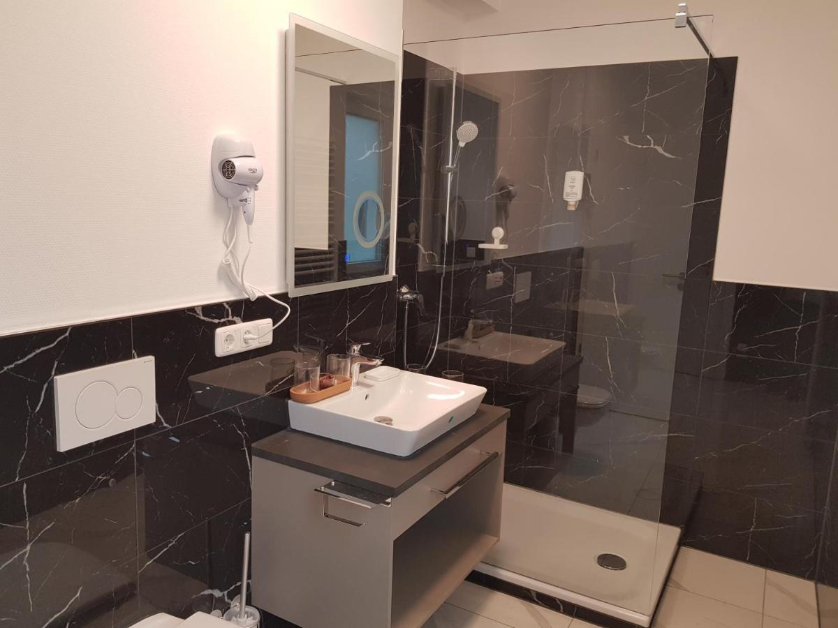 Hotel Emiliana Am Bahnhof Франкфурт-на-Майне Экстерьер фото